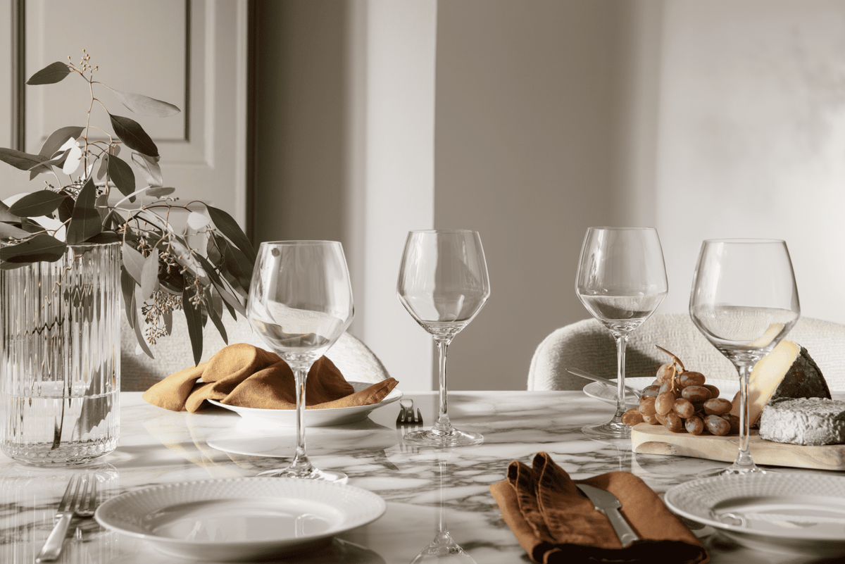 Holmegaard Perfection red wine glass 43 cl in clear fine glass, shown from the side