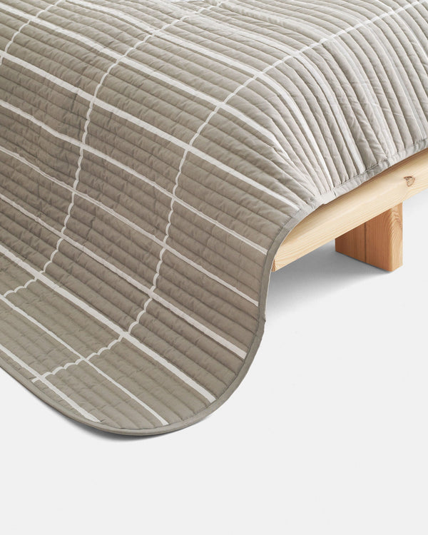 Marimekko Tiiliskivi Bedspread 260 x 260 cm – Grey / Off-White