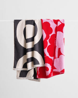 Marimekko Unikko Bath Towel 70 x 150 cm – Pink / Red
