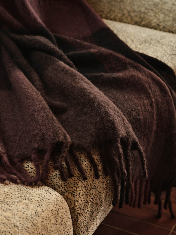 ferm LIVING Blur Mohair Blanket – Dark Chocolate / Oxide Red