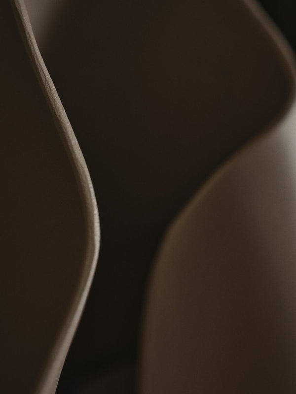 ferm LIVING Oyster Table Lamp – Light Cashmere