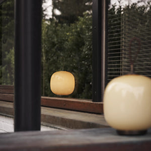 #Brass/glossypaleyellowglass
