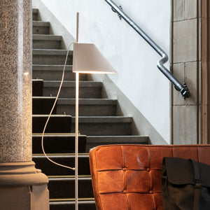 Yuh Floor Lamp