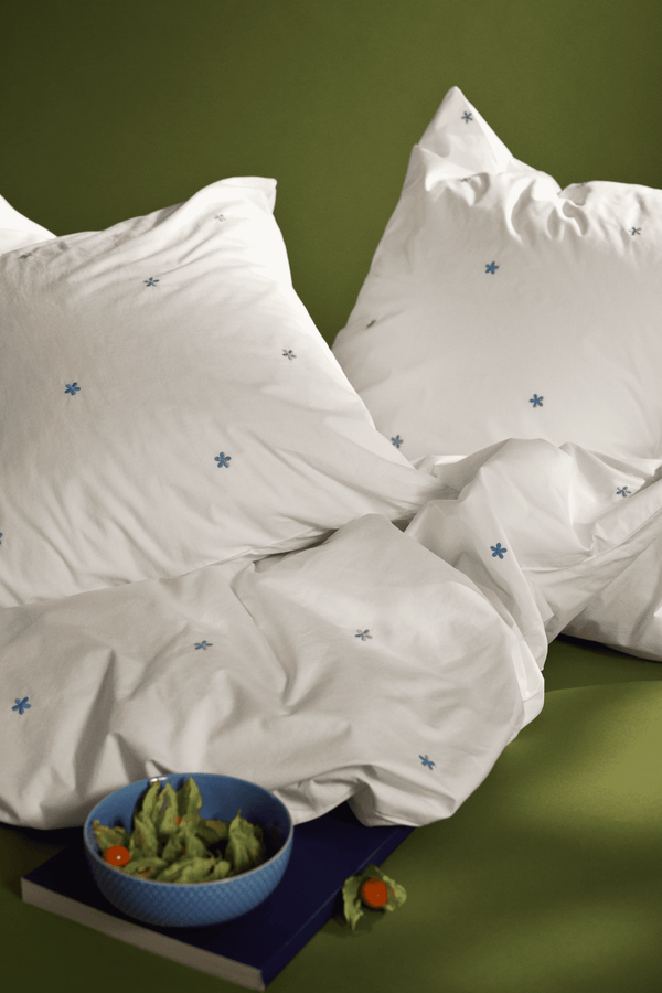 Daisy Bed linen 200x220 cm white/light blue DK