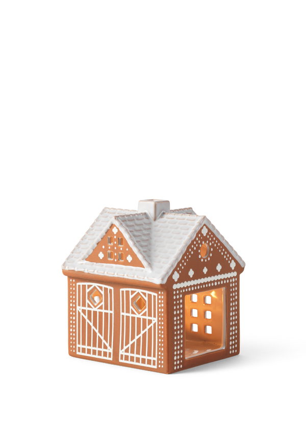 Gingerbread Lighthouse Christmas Stable H11.5 brown