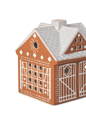 Gingerbread Lighthouse Christmas Stable H11.5 brown