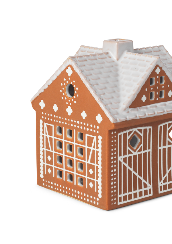Gingerbread Lighthouse Christmas Stable H11.5 brown