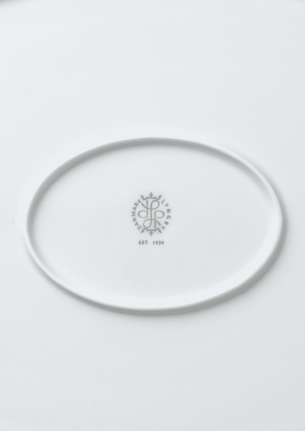 Rhombe Oval serving dish 42x32 cm white