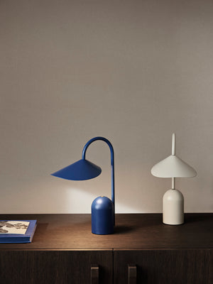 ferm LIVING Arum Portable Lamp – Cashmere
