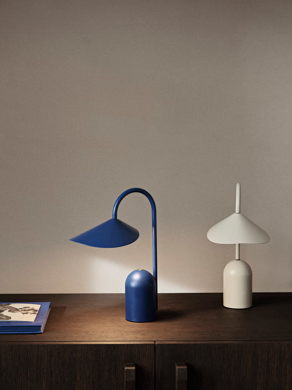 ferm LIVING Arum Portable Lamp – Cashmere