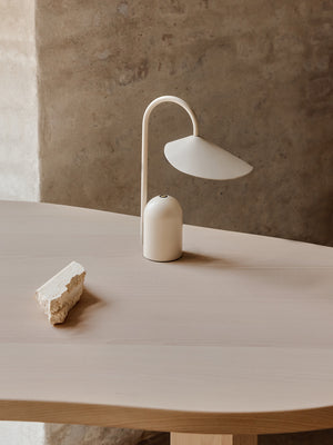 ferm LIVING Arum Portable Lamp – Cashmere