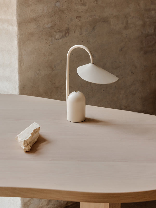 ferm LIVING Arum Portable Lamp – Cashmere