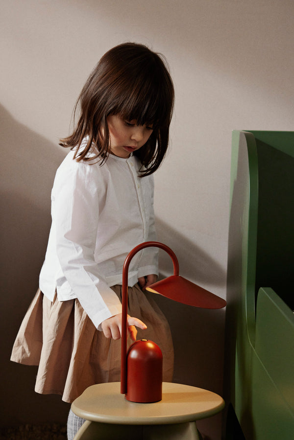 ferm LIVING Arum Portable Lamp – Oxide Red