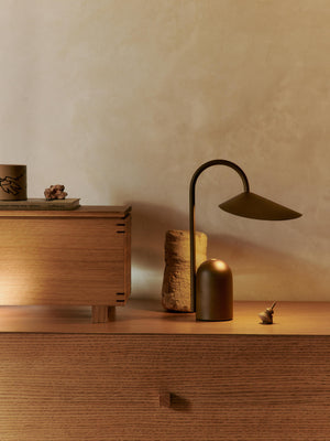 ferm LIVING Arum Portable Lamp – Dark Chocolate