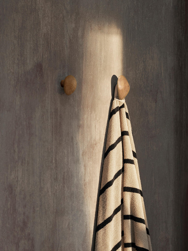 ferm LIVING Cairn Hooks – Set of 2 – Oak