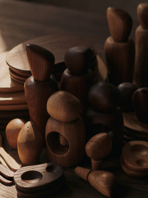ferm LIVING Cairn Nut Cracker – Dark Brown