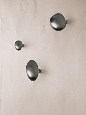 ferm LIVING Chanterelle Hook – Black Brass