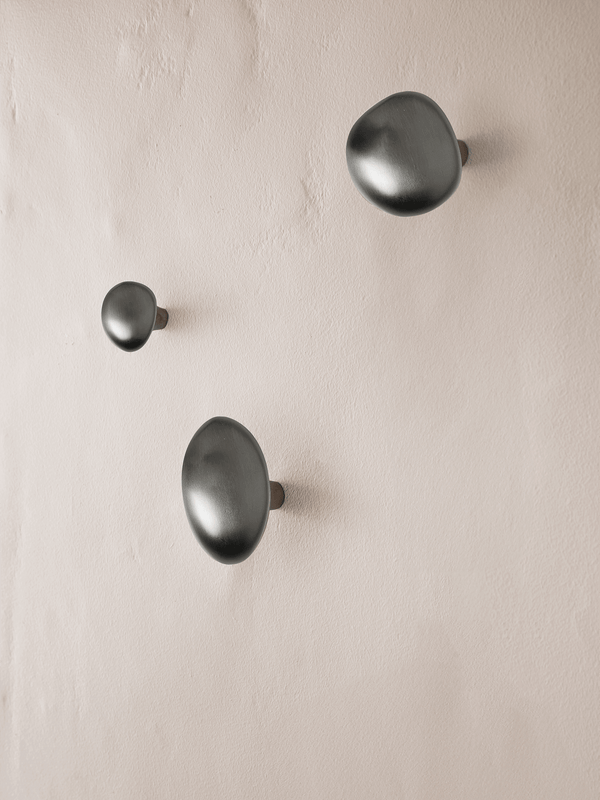 ferm LIVING Chanterelle Hook – Black Brass