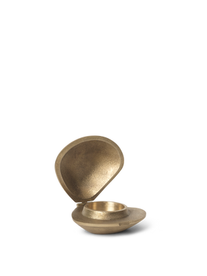 ferm LIVING Clam Candle Holder – Brass