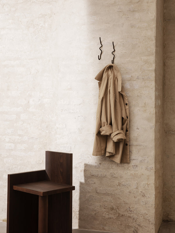 ferm LIVING Curvature Hook – Black Brass