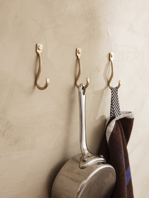 ferm LIVING Curvature Hooks – Set of 3 – Brass