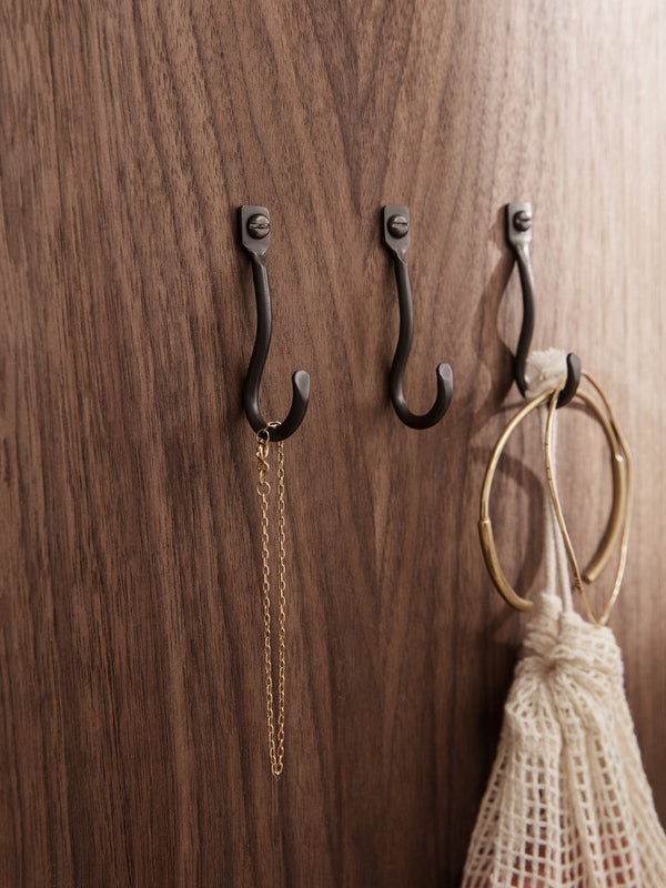 ferm LIVING Curvature Hooks – Set of 3 – Black Brass
