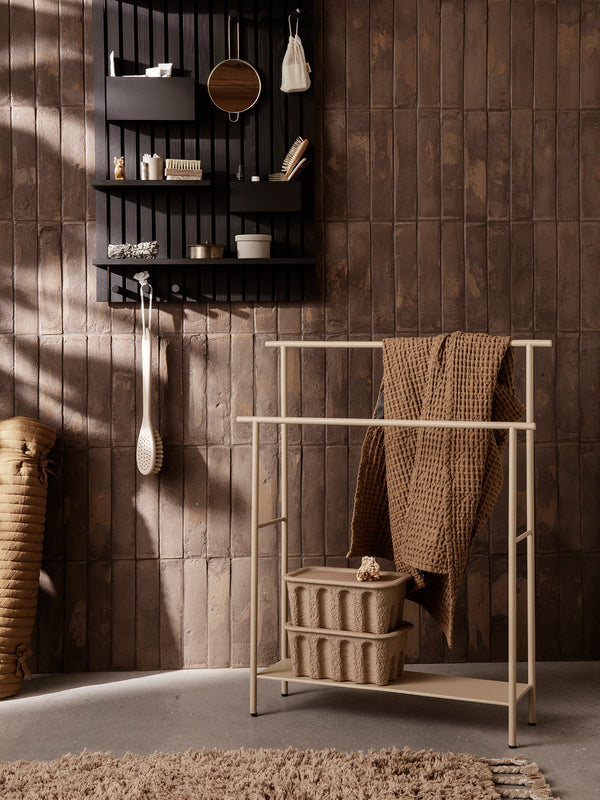 ferm LIVING Dora Towel Stand – Cashmere