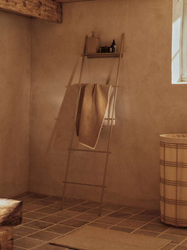 ferm LIVING Ekko Bath Towel – Cashmere / Off-White