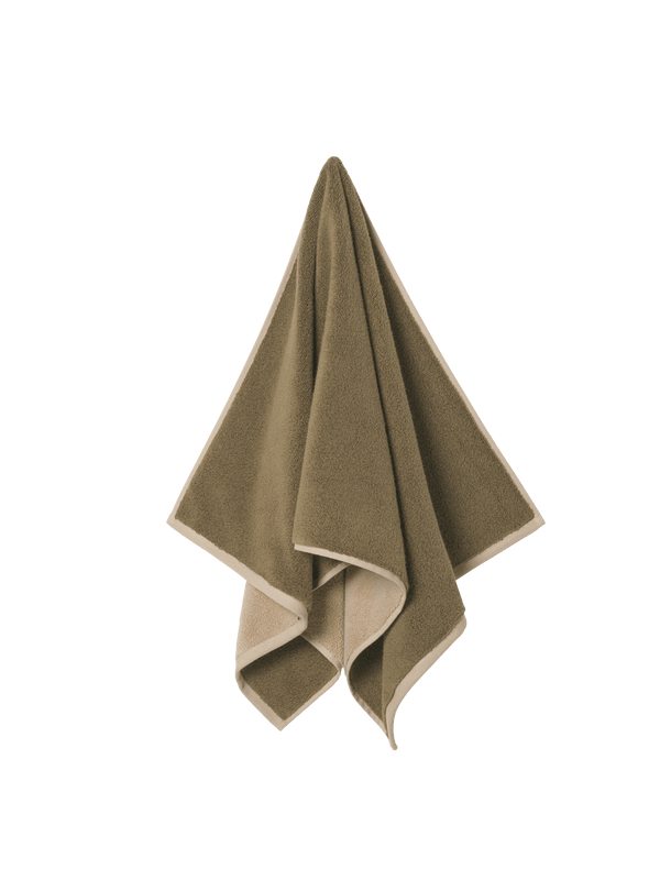 ferm LIVING Ekko Bath Towel – Olive / Cashmere