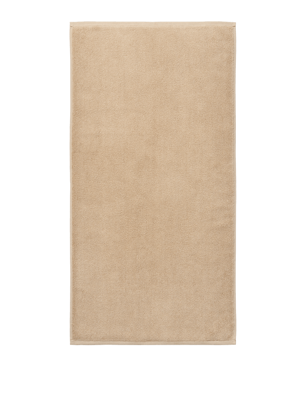 ferm LIVING Ekko Bath Towel – Olive / Cashmere