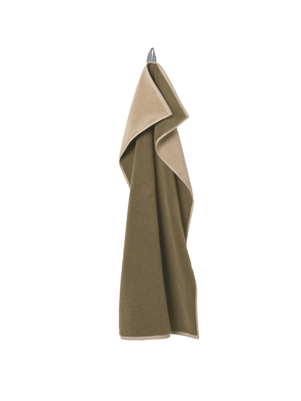ferm LIVING Ekko Bath Towel – Olive / Cashmere
