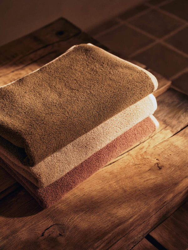 ferm LIVING Ekko Hand Towel – Cashmere / Off-White