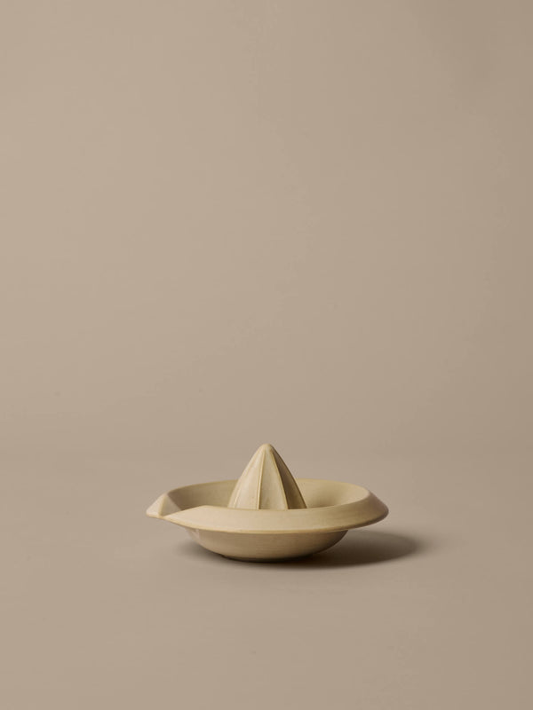 ferm LIVING Erena Citrus Juicer – Cream
