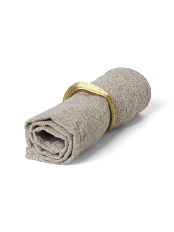 ferm LIVING Flow Napkin Rings – Set of 4 – Brass