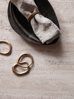 ferm LIVING Flow Napkin Rings – Set of 4 – Brass