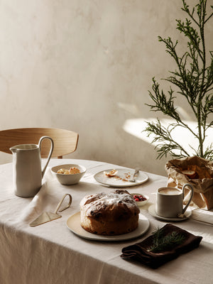 ferm LIVING Flow Plate Large – Off-white Speckle