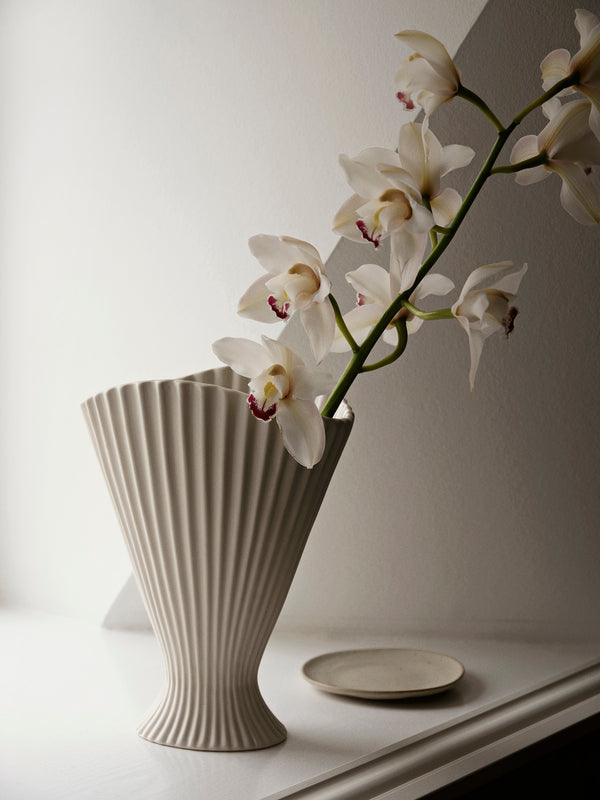 ferm LIVING Fountain Vase H30 cm – Off-White