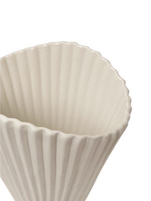ferm LIVING Fountain Vase H30 cm – Off-White