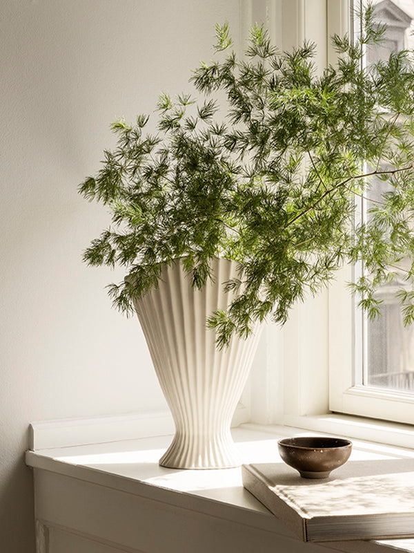 ferm LIVING Fountain Vase H30 cm – Off-White