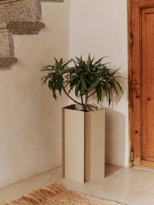 ferm LIVING Fragma Planter H49 cm – Cashmere