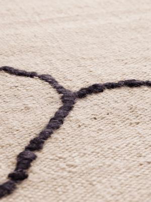 ferm LIVING Gesso Jute Rug 140 x 200 cm – Off-white / Dark Fig