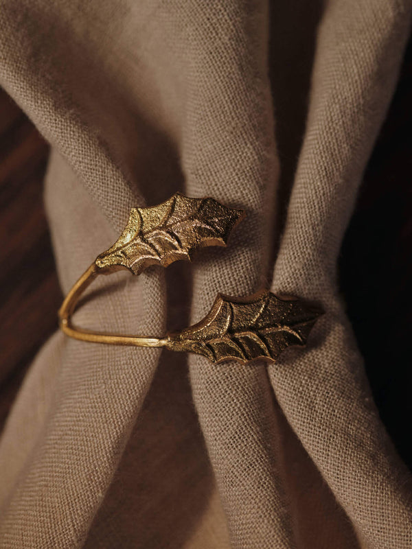 ferm LIVING Holly Leaf Napkin Rings – Set of 4 – Brass