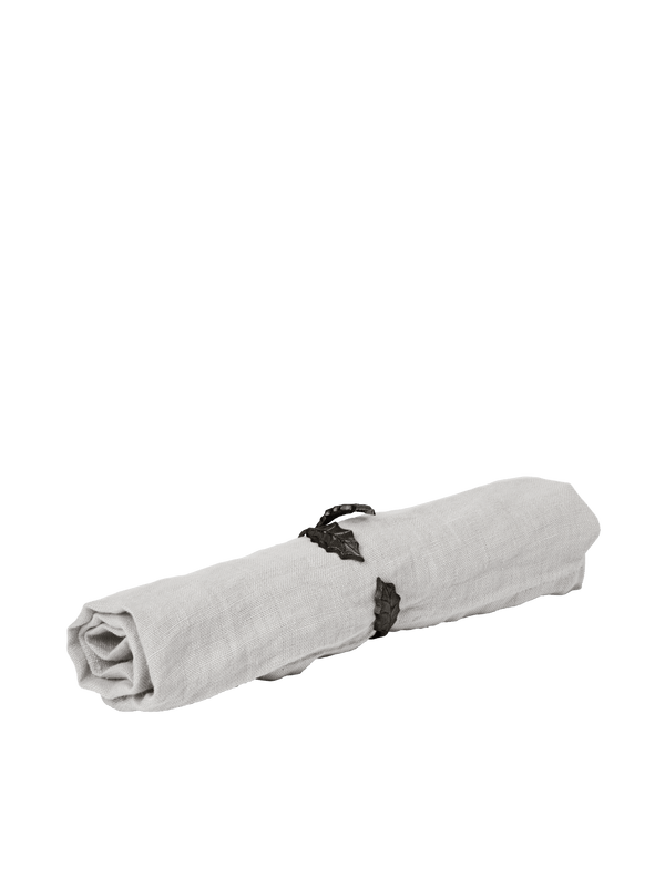 ferm LIVING Holly Leaf Napkin Rings – Set of 4 – Black Brass