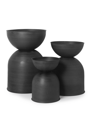 ferm LIVING Hourglass Pot Small – Black
