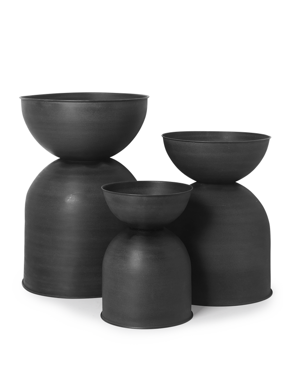 ferm LIVING Hourglass Pot Small – Black