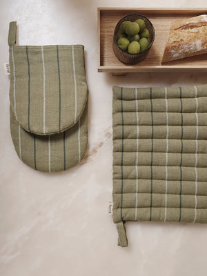 ferm LIVING Ito Oven Mitt – Seaweed