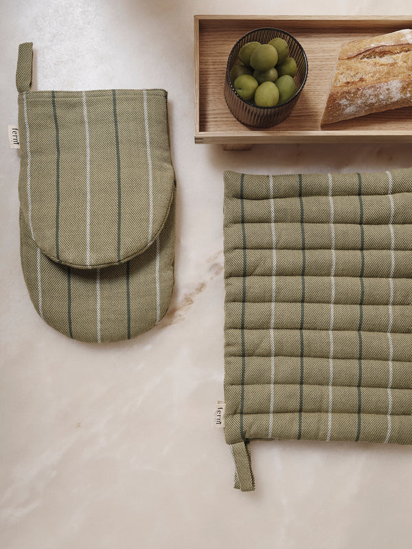 ferm LIVING Ito Oven Mitt – Seaweed