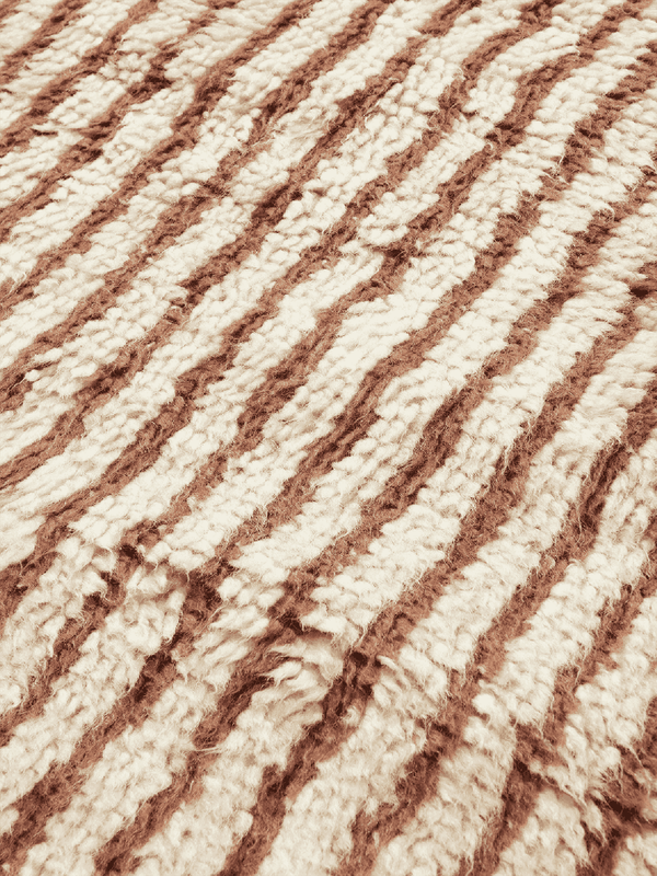ferm LIVING Kami Knotted Rug 120 x 180 cm – Off-white / Red Brown
