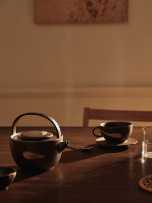 ferm LIVING Koyo Cup with Saucer – Dark Brown / Buff