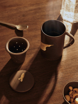 ferm LIVING Koyo Tea Mug with Infuser Set – Dark Brown / Buff